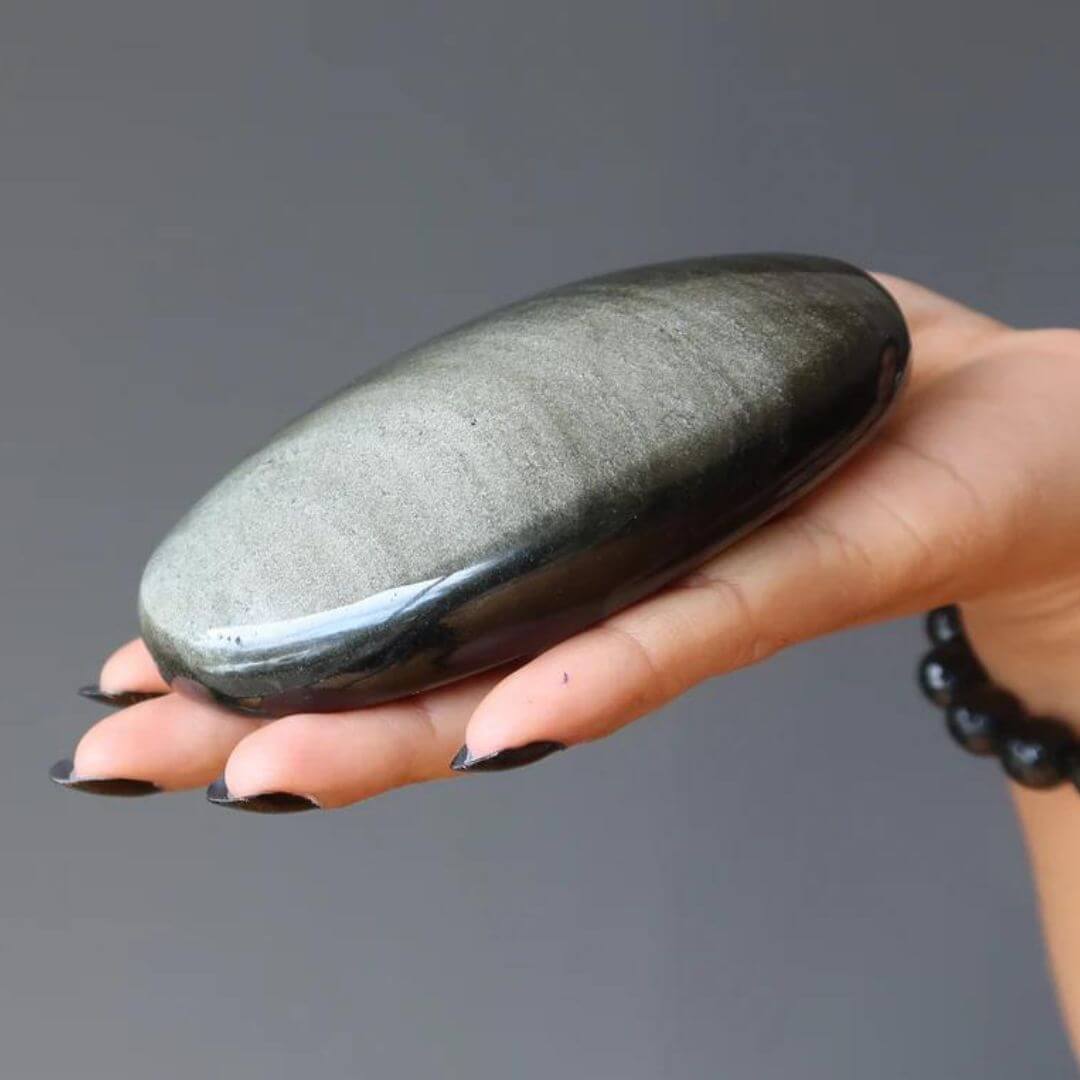 The Benefits of Obsidian: Unlocking the Power of Protection and Healing - OutletMystic